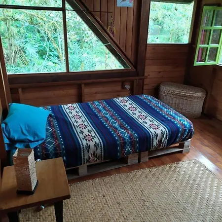 Mindo Eco Chalet Con Rio Y Cascada Exterior photo