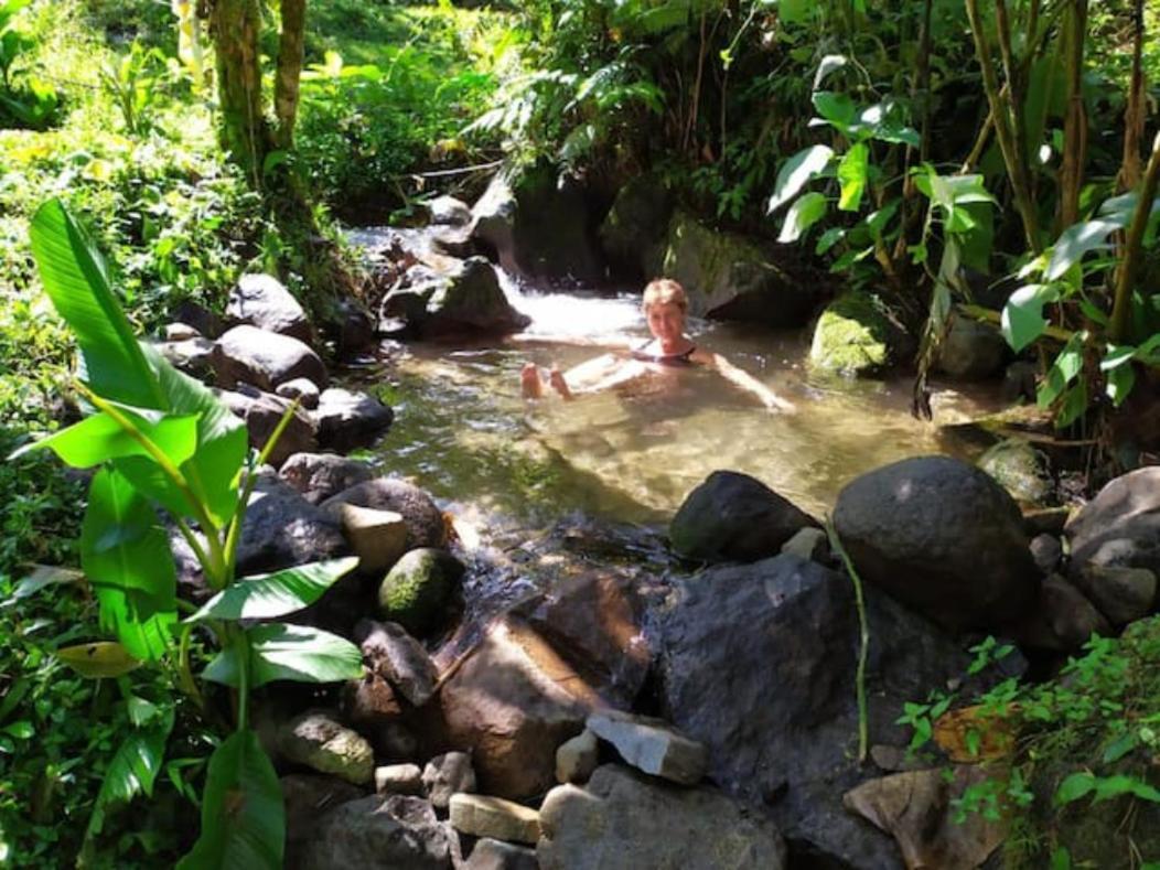 Eco Con Rio Y Cascada Holiday home Mindo